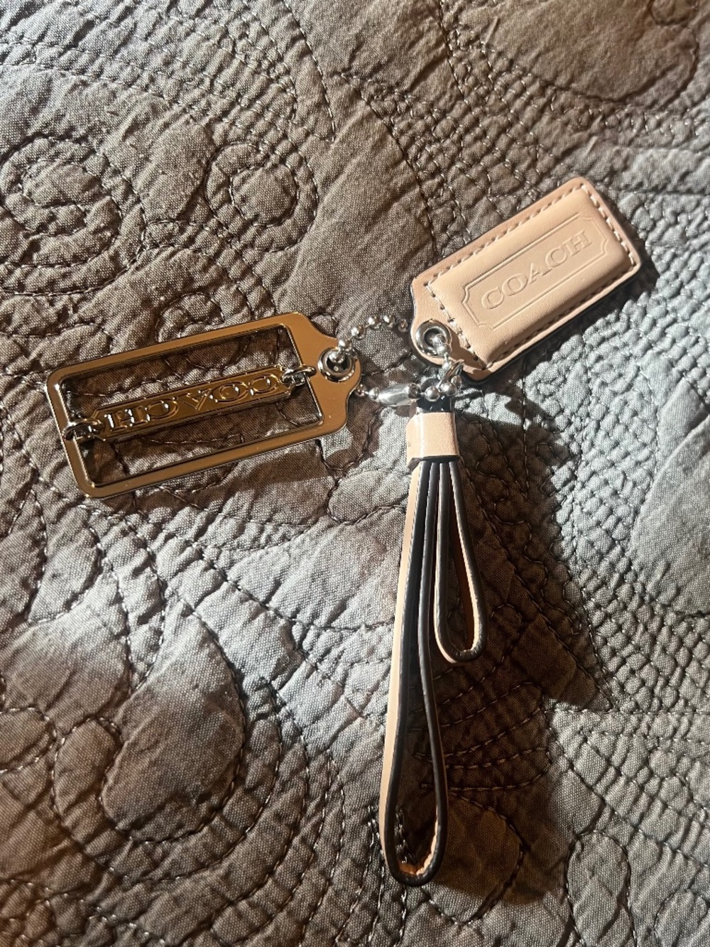Coach Silver Plate Key Tag Metallic Cut Out Leather Fold Over Beige Strap Y2K